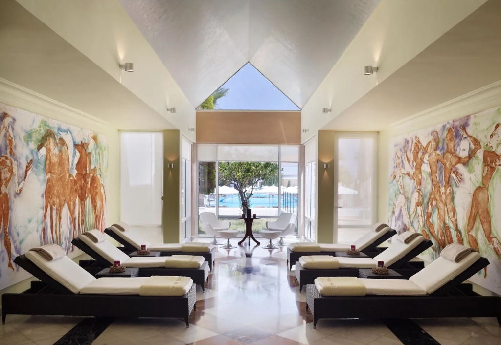 Neptune Luxury Resort