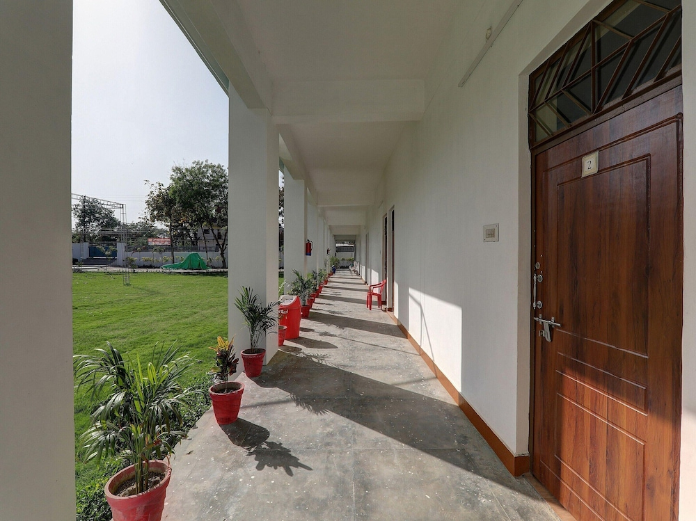 Hotel O Takrohi Hospital Road