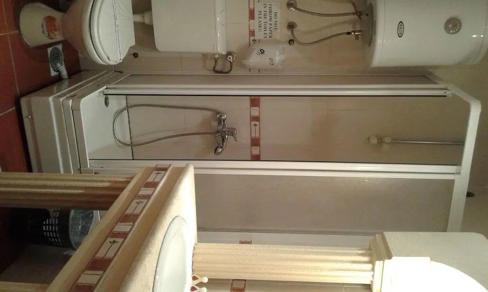 Ani Hotel