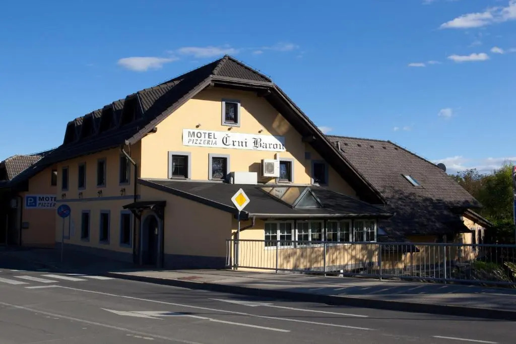 Črni Baron Pension Black Baron