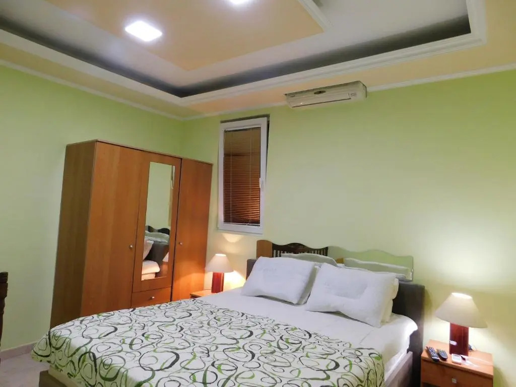 Apartments Klakor