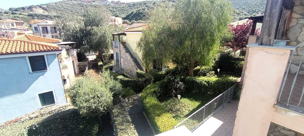 Sardinia Hillside Retreat - Apt 13 - 2BR, quiet area, parking