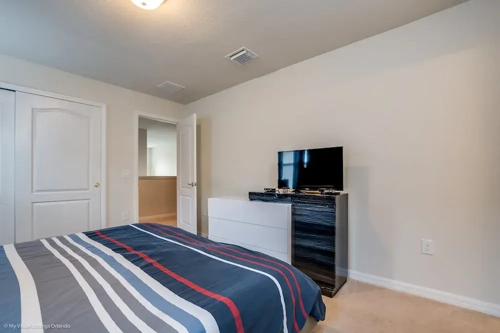 8887MENTON Ultimate 8 Bedroom 6 Bathroom Windsor