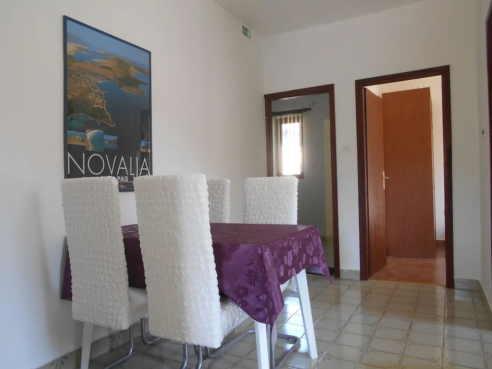 Cosy Apartment "elena" Near Center