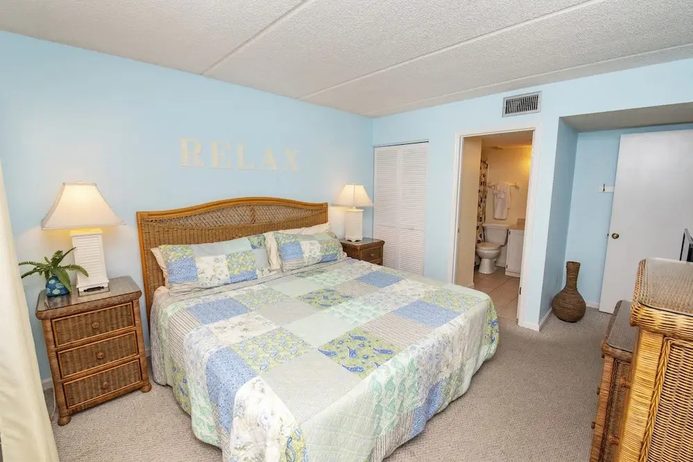 Lovely Oceanside Home W/outdoor Shower/free Wifi/shared Pool/hot Tub/tennis/ac
