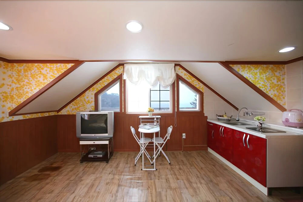 Taean Caribbean Heart Pension