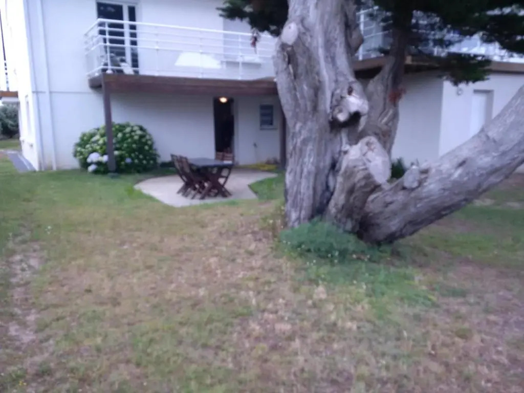 Appart 53 m2 en Rdc maison, jardin, à 50 m plage