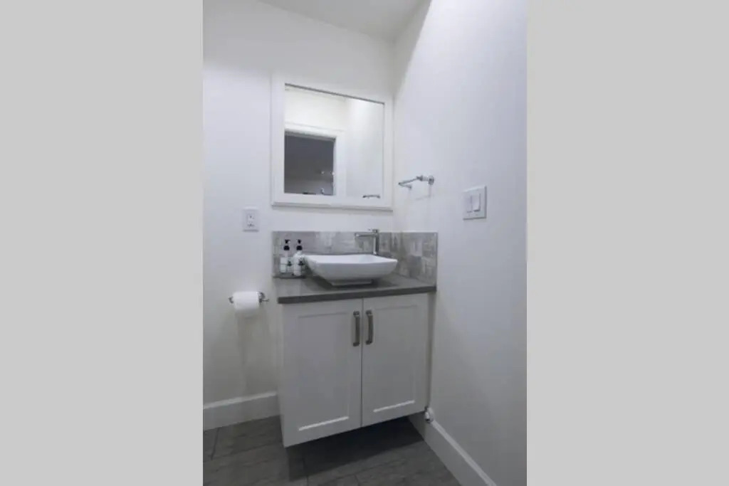 Vancouver Traveller Cottage