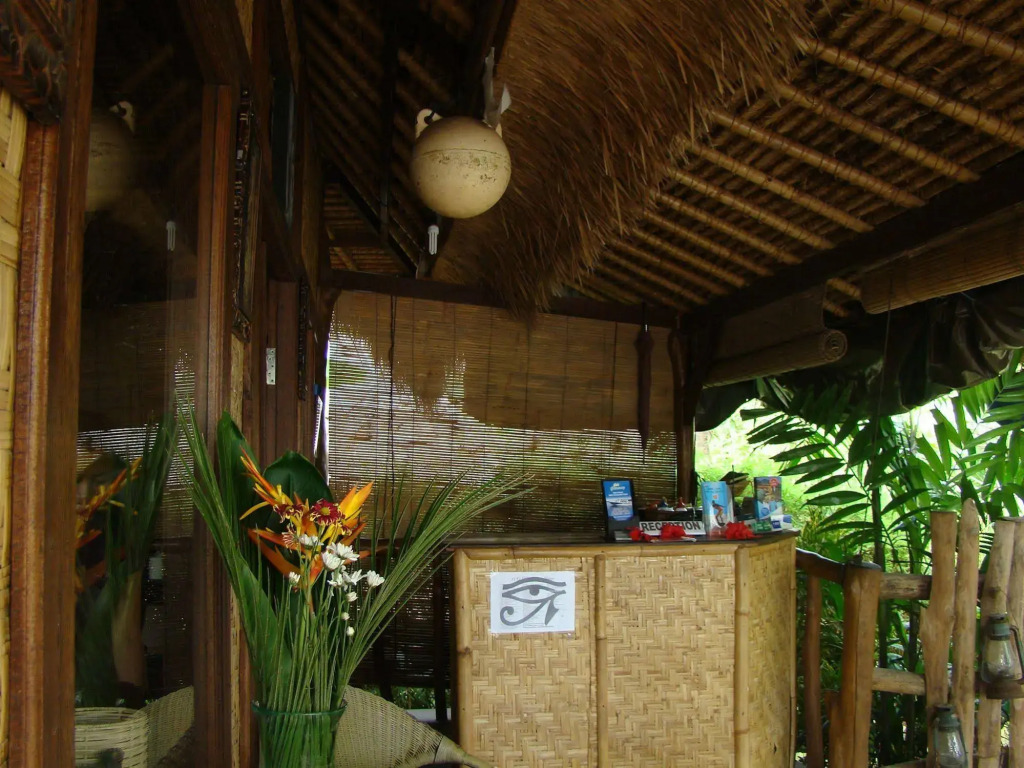 Flower Bud Bungalow Balangan