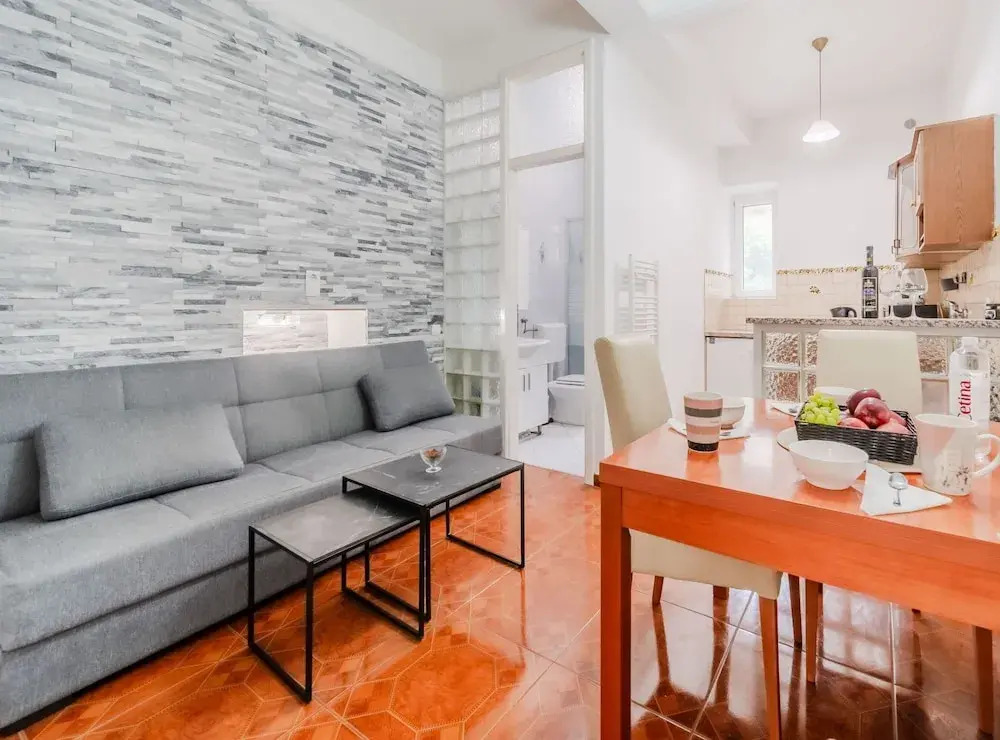 Urban Nest Apartment