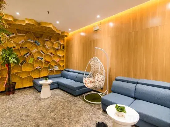 Wonderland Hotel