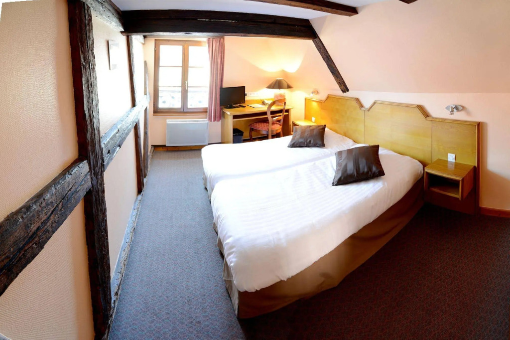 Logis Hôtel De La Cloche
