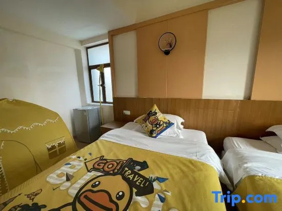 Panlong Lishore Resort (Yangshuo West Street Liriver)