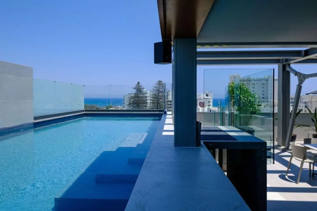 Mercure Larnaca Finikoudes Beach