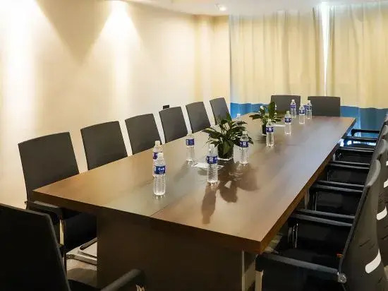 VX Hotel (Huai'an Renmin Hospital Mandu Square)