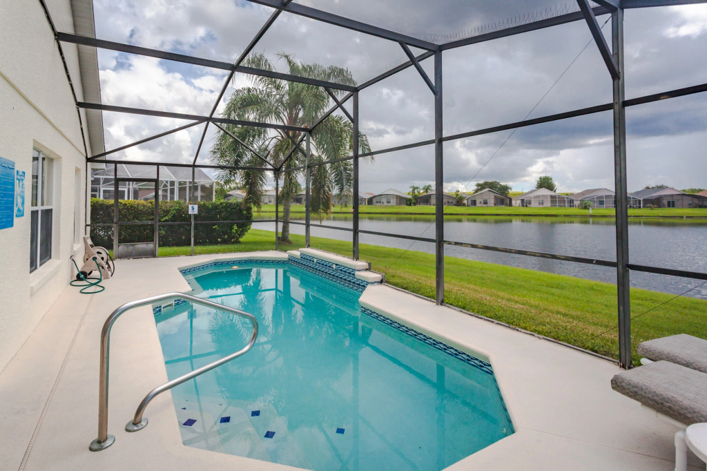 Eagle Pointe-ru1022
