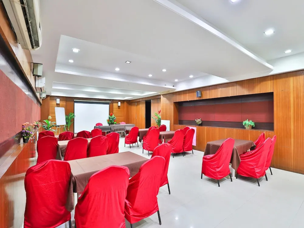 Capital O 15537 Dev Corporate