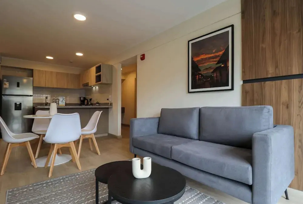 w Ravishing 2BR w Balcony in Miraflores
