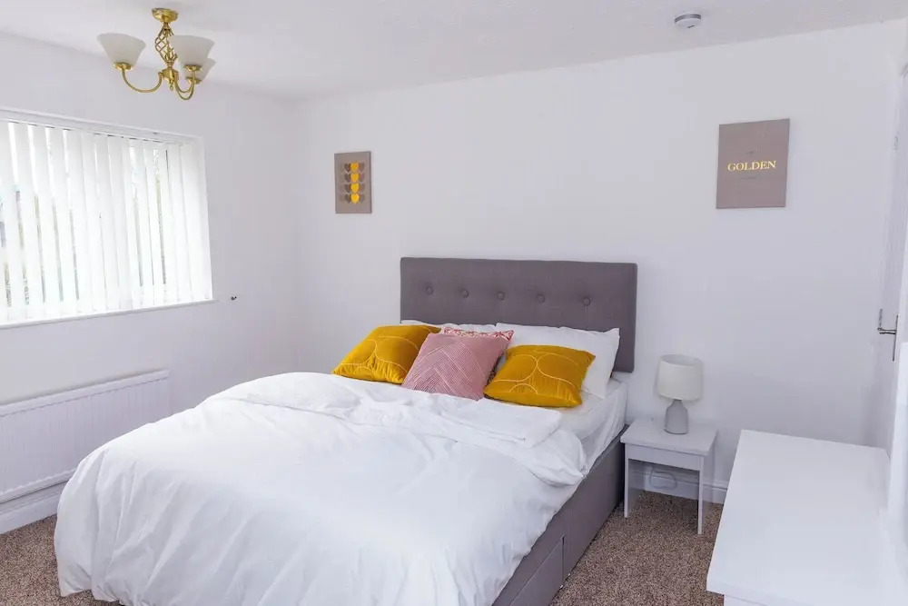 A Stunning Four Bed House in Posh Oadby, Leicester