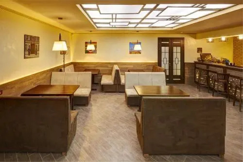 Three Crowns Hotel
