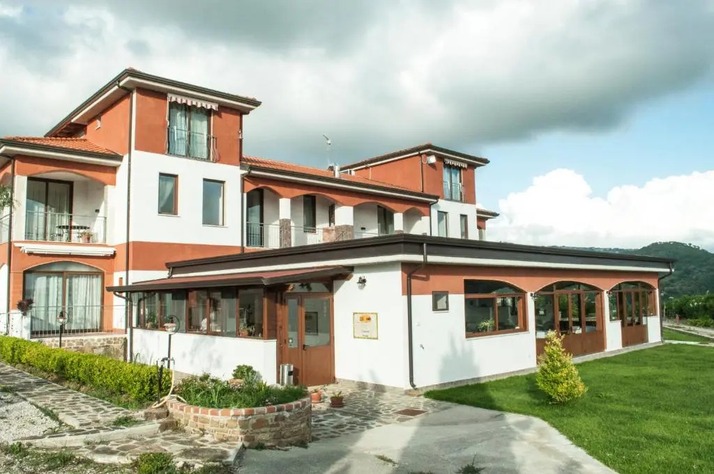 LEremo Country House