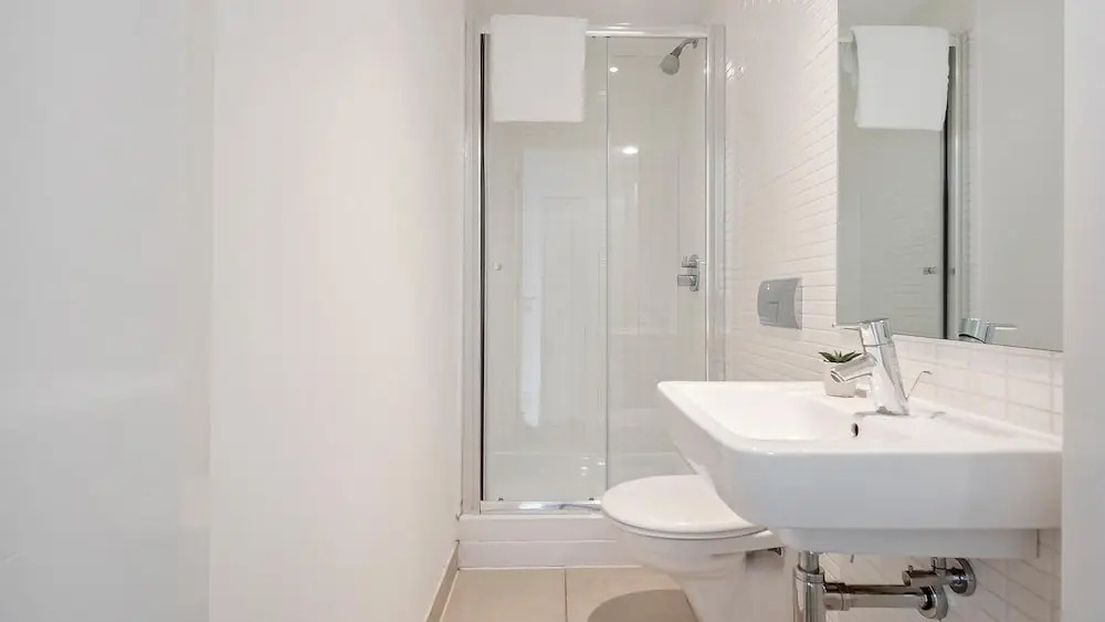 Bright, Stylish 2BR Apartment in Central Sheffield