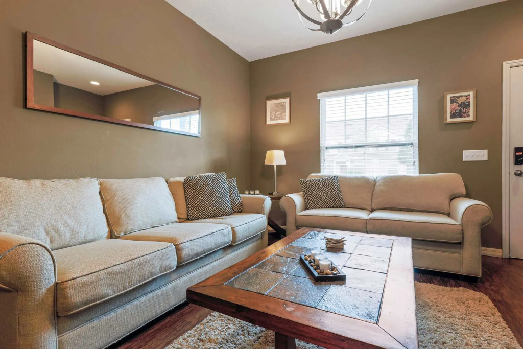 Family Spacious 3BR Townhouse With Pool Access