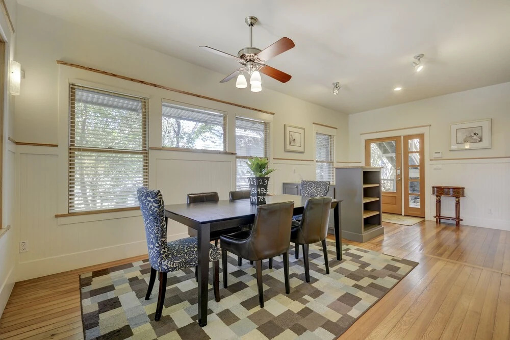 3Br 2BA New Luxury Downtown Austin Townhome by RedAwning