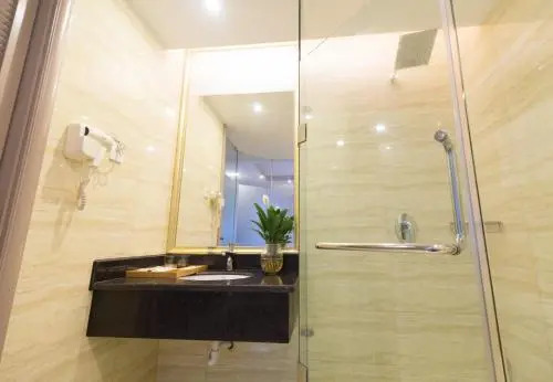 Book & Life Hotel