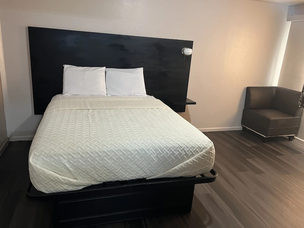 Lacis Country Inn - Knob Noster