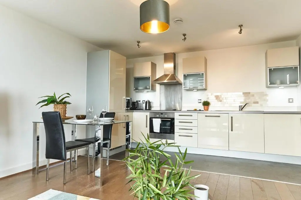 ShortstayMK Vizion apartments by Cotels, with free superfast wi-fi, parking
