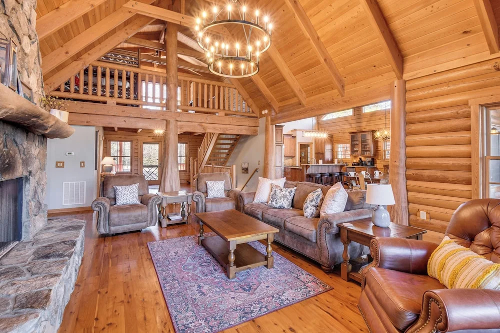 Wooded Cabin: Mtn Views, Hot Tub & 2 Decks!