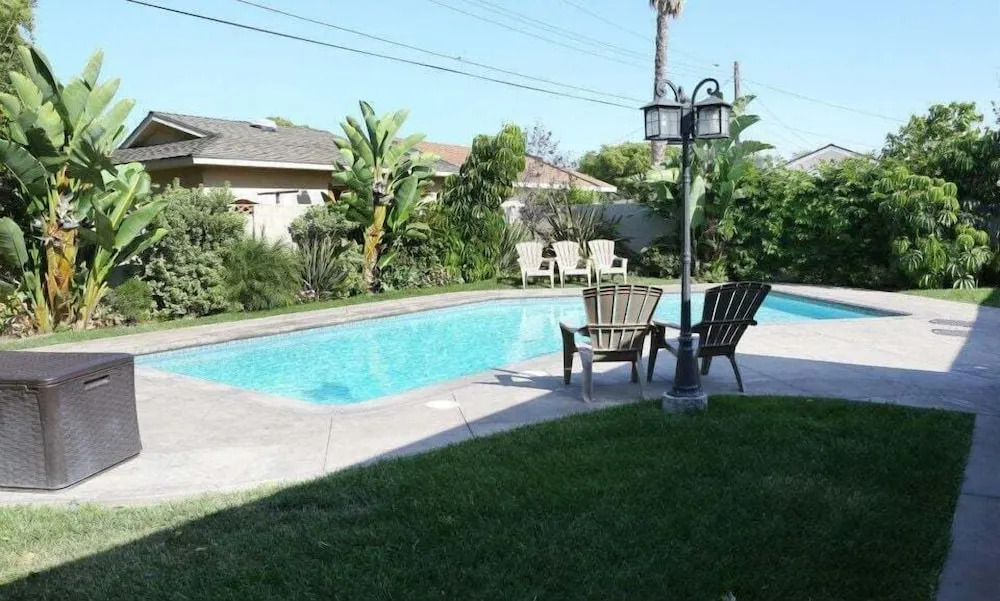 Lovely Anaheim Pool Home 1 Mile to Disney