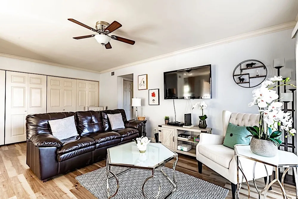 Sunscape Getaway 1BR by Casago