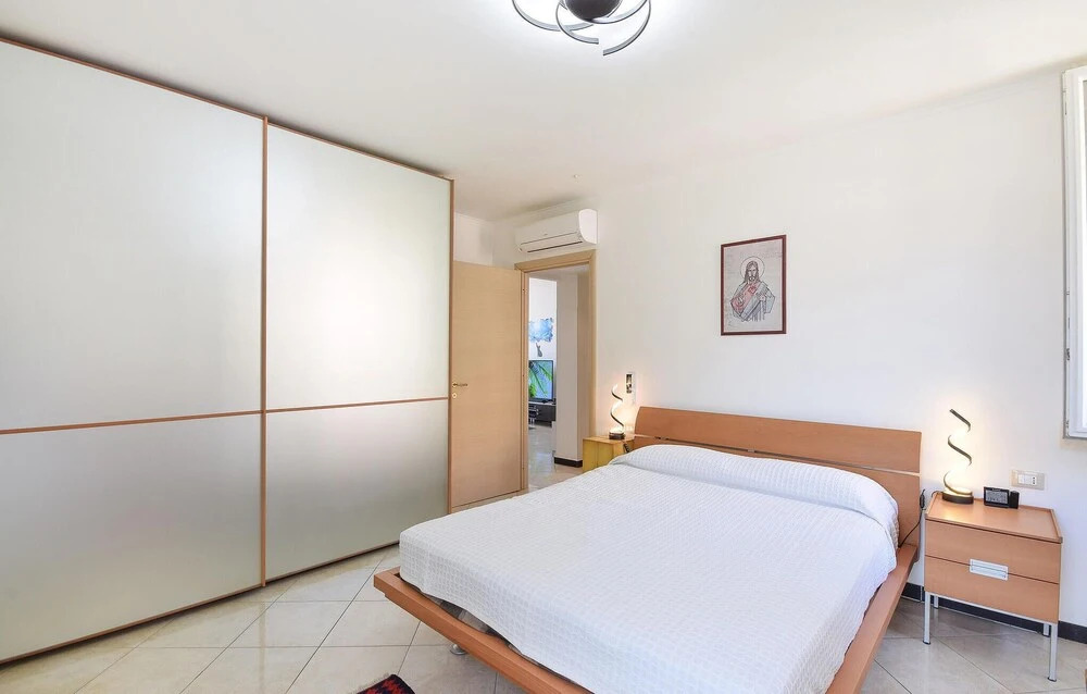 Beautiful Apartment in Genova Pra' With Wifi and 2 Bedrooms