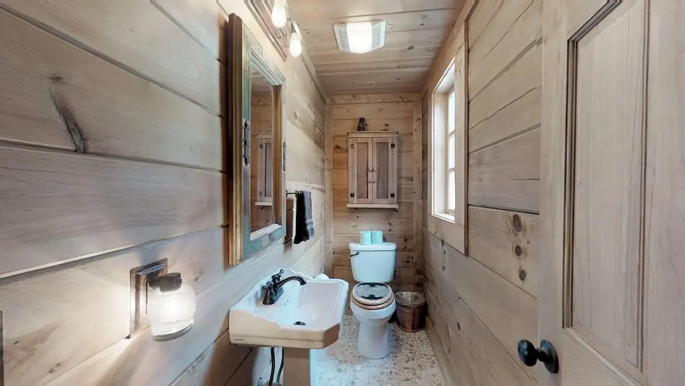 Best Of Both Worlds 2 Bedroom Cabin