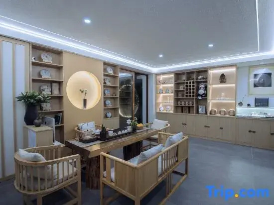 Jili Private Luxury Snow Mountain Scenic Resort Courtyard (Sifang Street Store)