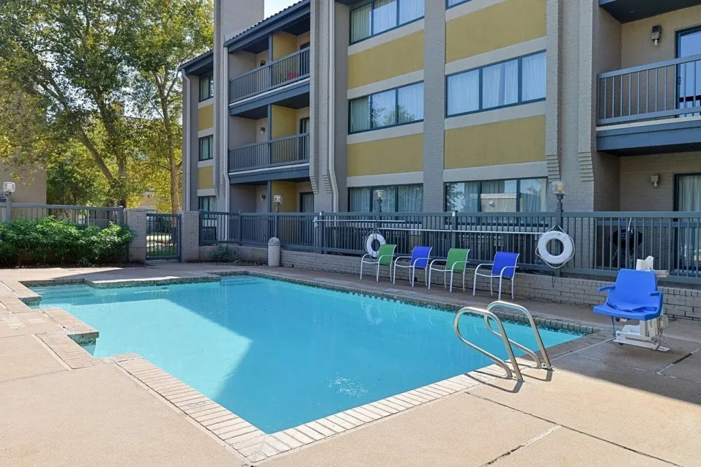 Americas Best Value Inn & Suites Extended Stay - Tulsa
