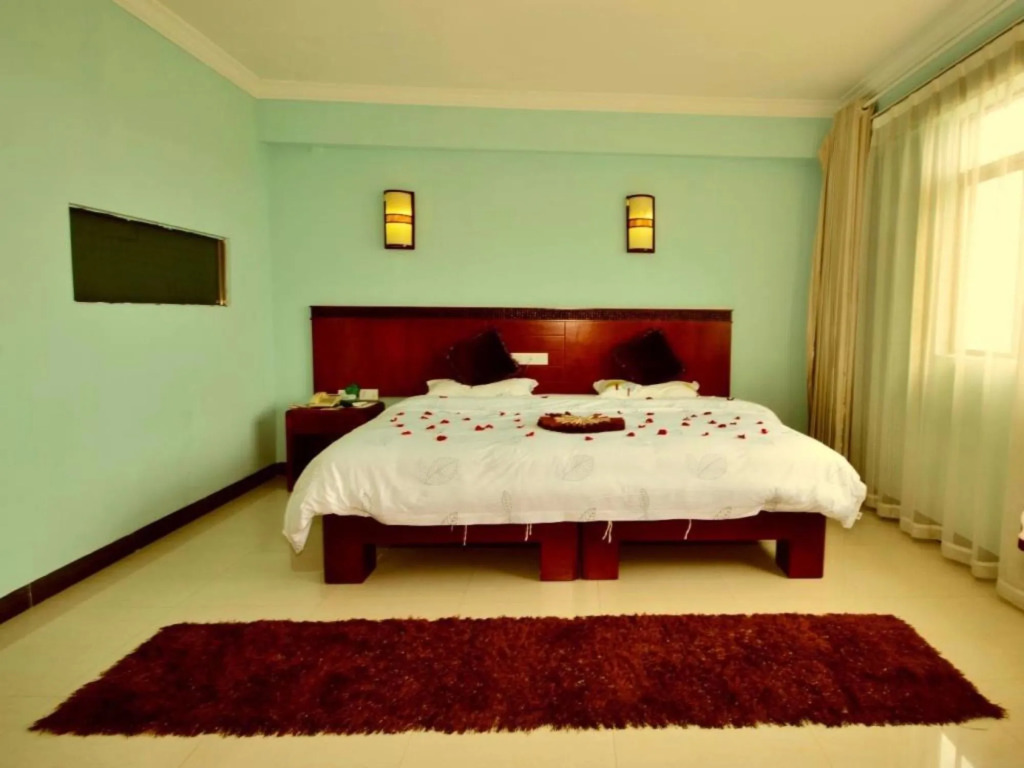 Sanya Jiulixiang Business Hotel