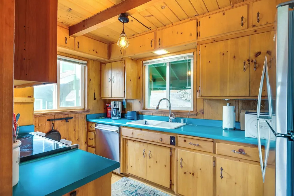 Cozy Mi-Wuk Village Cabin: 18 Mi to Dodge Ridge