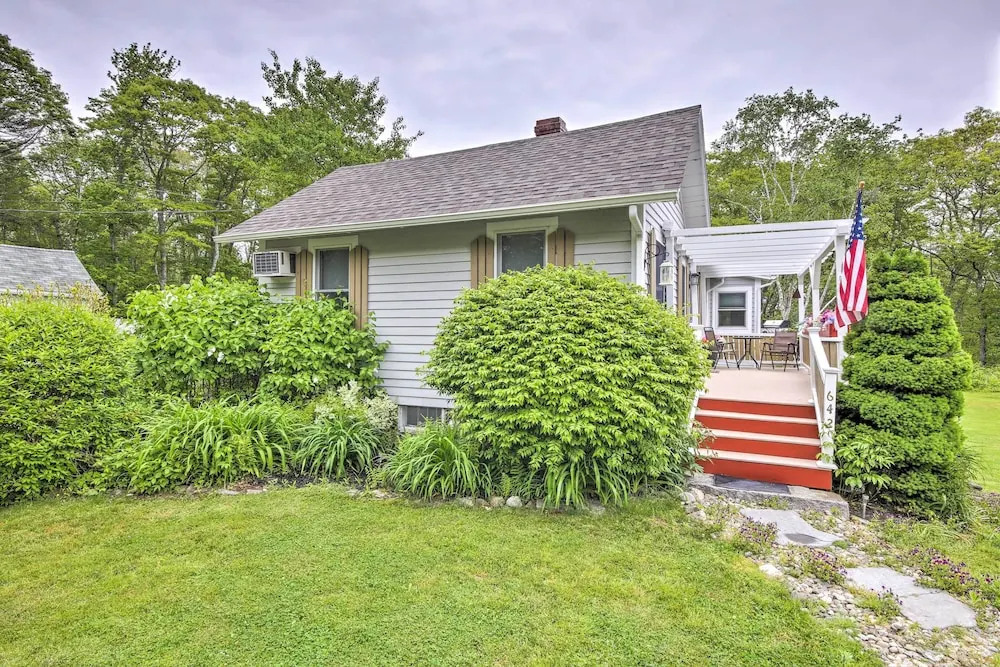 Charming East Boothbay Cottage w/ Large Yard!