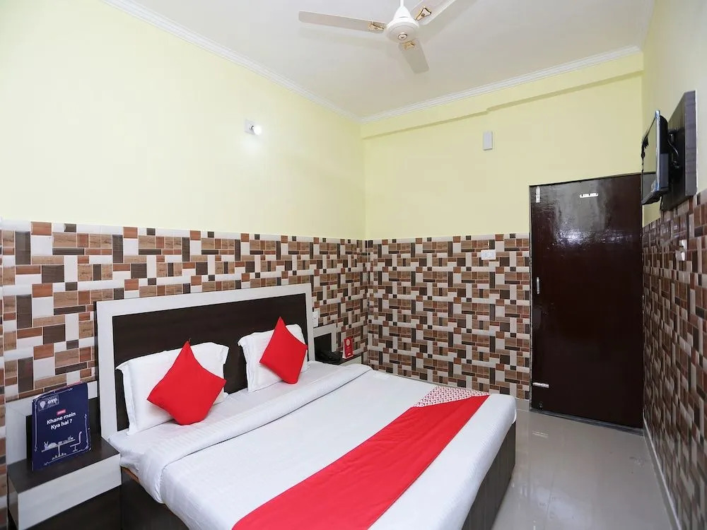 Oyo 27054 New Sundaram