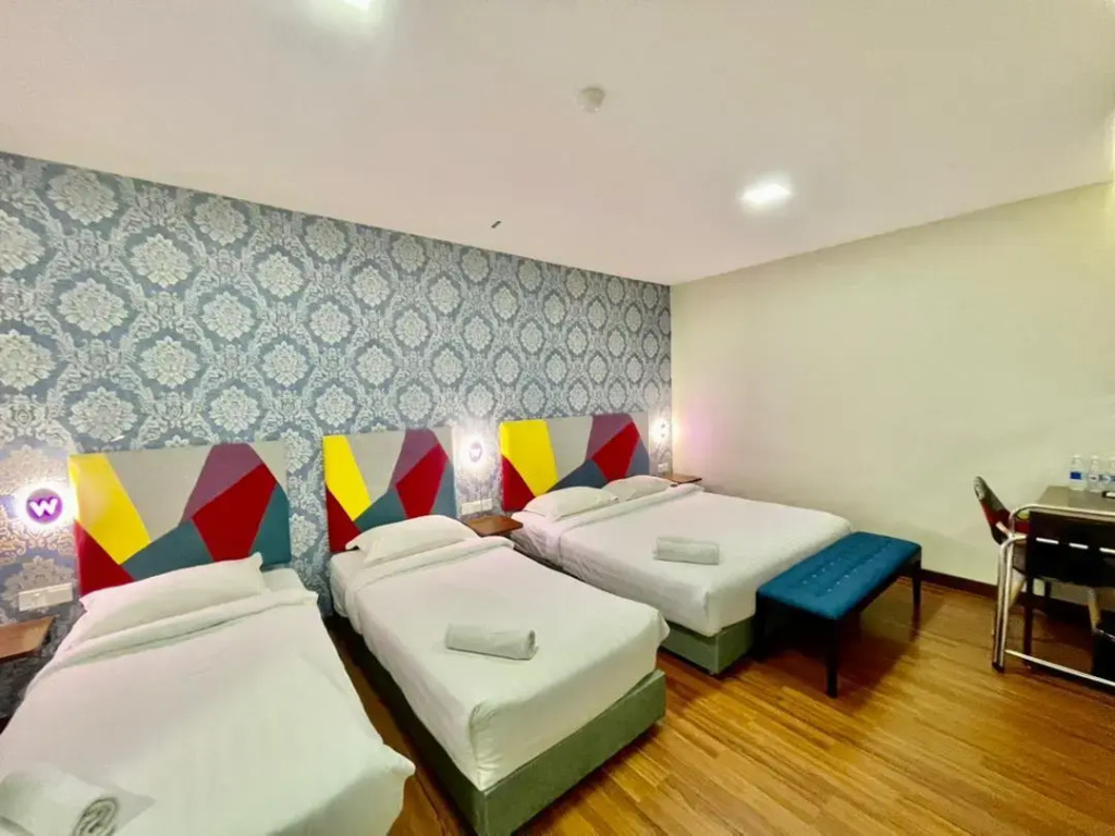 W Hotel Cemerlang