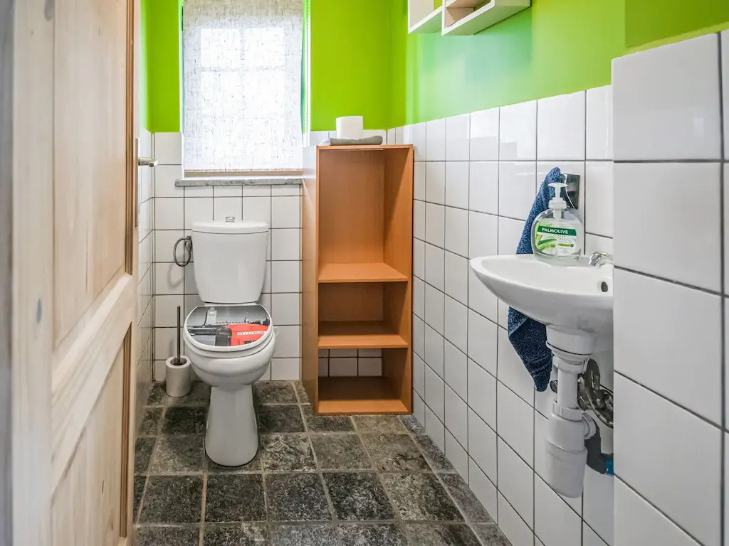 Tranquil Holiday Home in Mont with bubble bath, Terrace, Garden