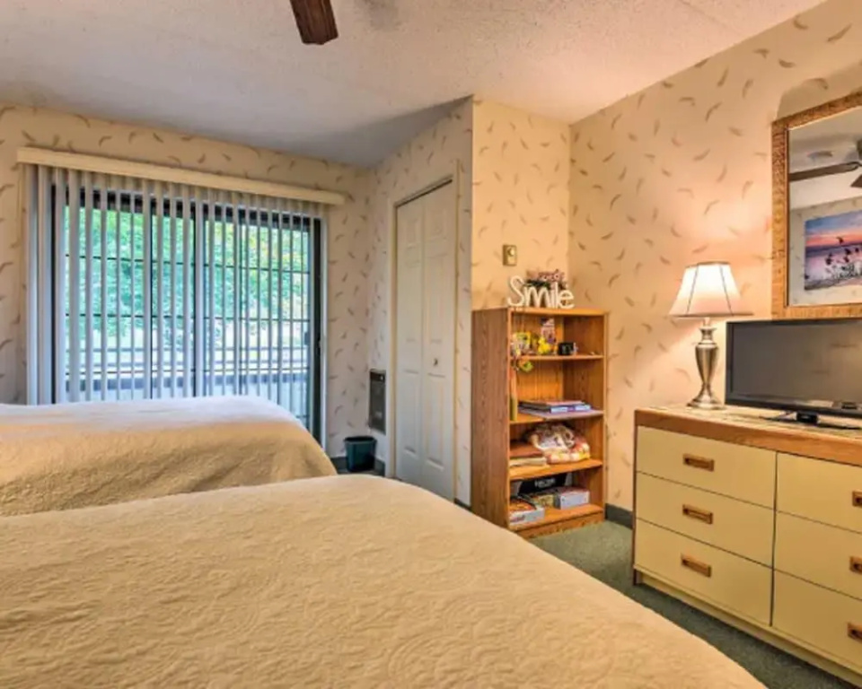 Cozy Pocono Mountain Escape