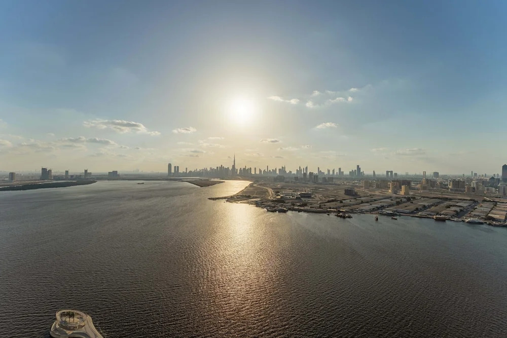 Maison Privee - Trendy Apt on the Creek with Superb Dubai Skyline Vw
