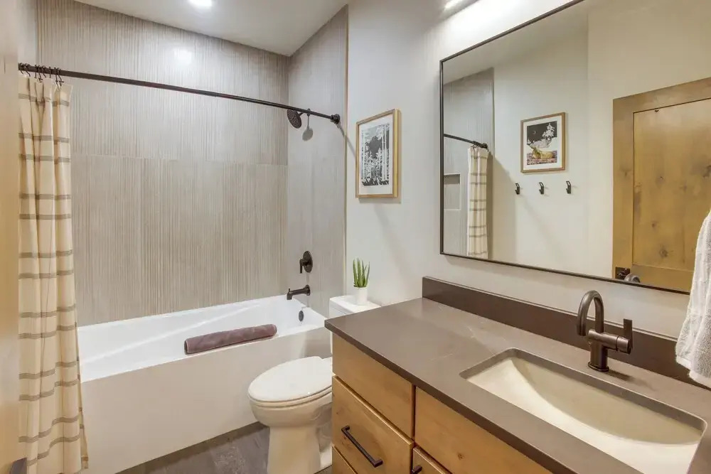 3 Mi to Dtwn Red Lodge: Mtn-view Home w/ Hot Tub