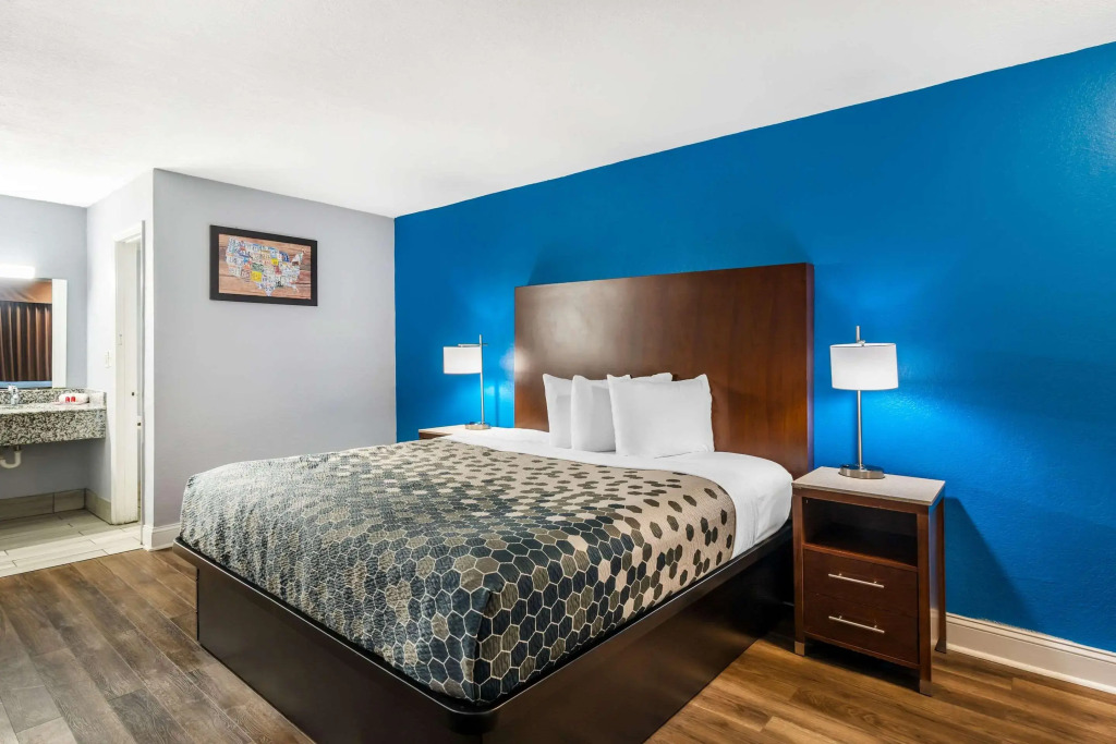 Econo Lodge Inn & Suites Virginia Beach - Norfolk