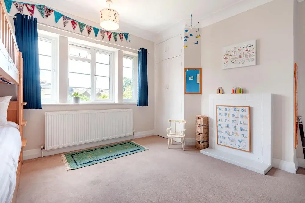 Majestic Home With Beautiful Garden in North West London by Underthedoormat