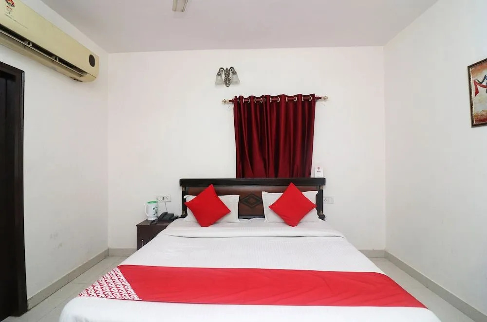 OYO 25115 Hotel Mughal Grand